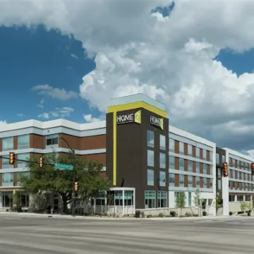 Home2 Suites by Hilton Fort Worth Cultural District Hotels near Dickies Arena