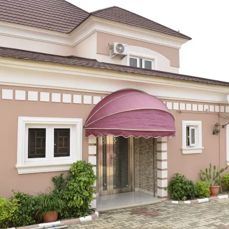 Auris Court - Guest Room