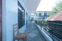 RedDoorz @ Aurea Apartelle