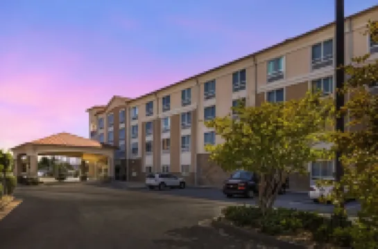 Comfort Inn & Suites