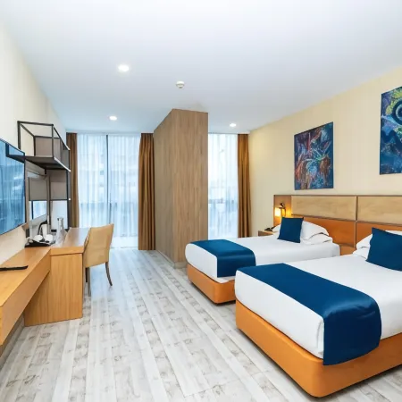 New Wave Hotel