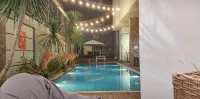 Aston Lampung City Hotel - С бассейном
