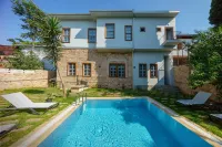 Delight Deluxe Hotel - Parvekkeita