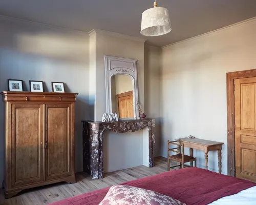 La Petite Histoire gîtes-appartements Hôtels à : Ath