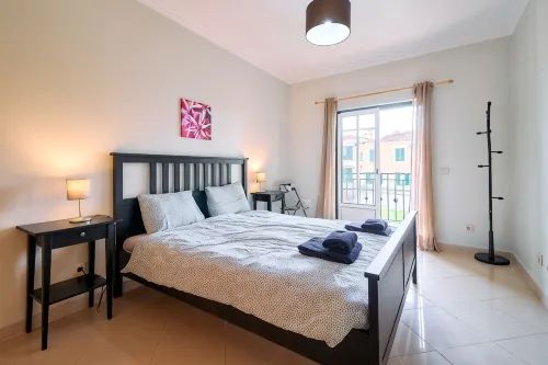 Beautiful apartment in a quiet location with sea views