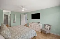 Casa De Chill - Quiet 4 BR w/ Golf Course and Partial Ocean View