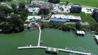 Charming 3-bedroom condo with stunning lake views in fabulous Arnolds Park, IA - Wifi
