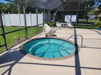 Cozy mobile home in charming Crystal River with WiFi and AC - Gym