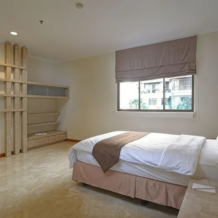 Midtown Residence Simatupang Jakarta Отели рядом с достопримечательностью «Торговый центр Cilandak»