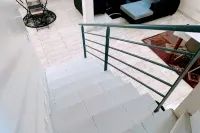La Siesta Abidjan-Charming 2-bedroom Split-Mezzanine level apartment; WiFi-AC. - 2-نجوم