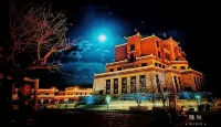 Rishi Xuriling Resort Hotel (Ganzhi County Baita Park Scenic Area Store) - parking
