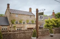 The Feathered Nest Inn - parking
