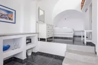 La Roka, Cliffside Memories - Bed and Breakfasts