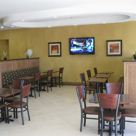 Comfort Inn & Suites