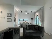 5 BEDROOMS RESIDENTIAL HOME WITH FREE WIFI - New