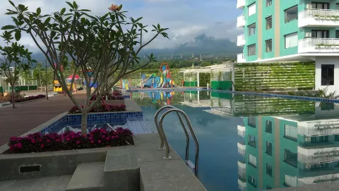 Senyum World Hotel in Batu