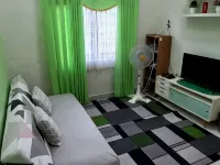 Cloverleaf Homestay Hotels in Bontang