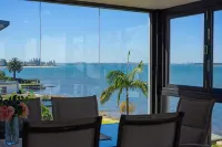 Spacious 4BR Riverfront Getaway in Taren Point - Bungalow