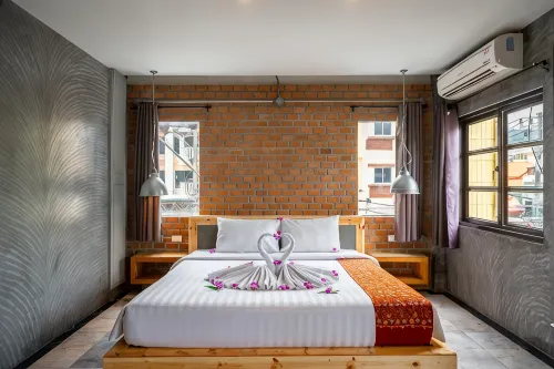 Unotel Karon Beach - Hostels