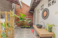 GRIYA BANSU: Ndalem Ibu Homestay