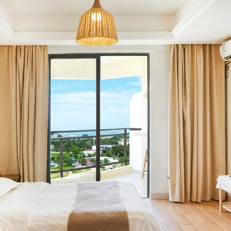 Dongshan Jinluan Langyu WaveWhisper Scenic Apartment (Jinluanwan)