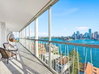 Sydney's Landmark Views from Luxury 2Bd Apt Hotels in Kirribilli