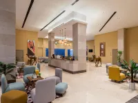 HDB Financial District Hotels near Riyadh Park