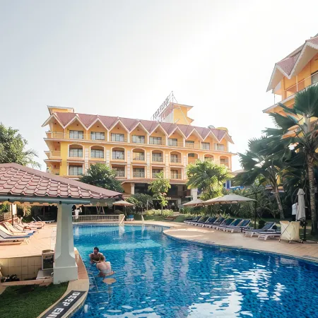 Acron Candolim Regina