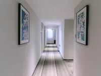 Pai Hotel (Dandong Kuandian Pedestrian Street) - parking