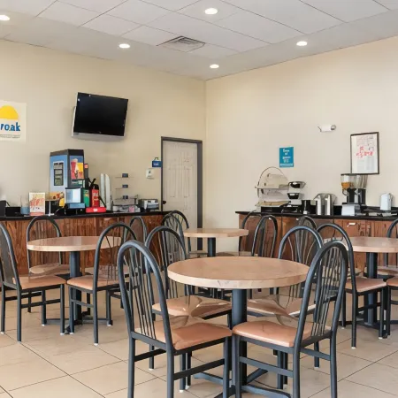 Days Inn by Wyndham Central San Antonio NW Medical Center