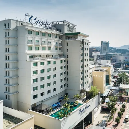 Royale Chulan the Curve Отели рядом с достопримечательностью «Торговый центр The Curve»