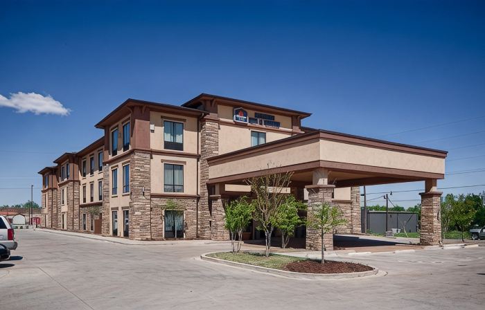 Best Western Plus Cushing Inn  Suites
