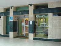 Hotel Madrid Torrejon Plaza - Parkplatz