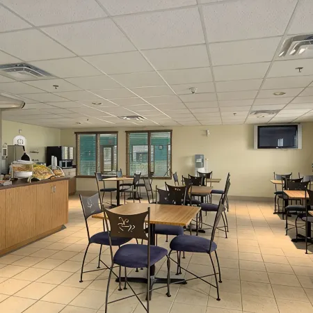 Super 8 by Wyndham Midland
