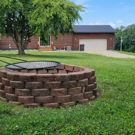 Charming 3-bedroom cabin in Amish country near Shreve Ohio,great birding area! Hotels in Wayne County