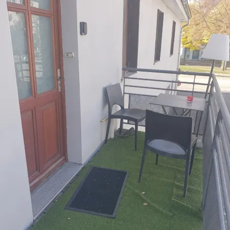 Cosy, newly renovated gîte, very close to the town center but in a quiet location