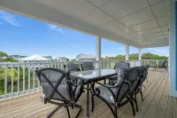 Modern Oceanview Vacation Home - Homestays