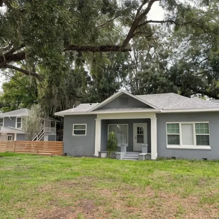 House 2 Bedrooms /2 full bathrooms Downtown Winter Garden