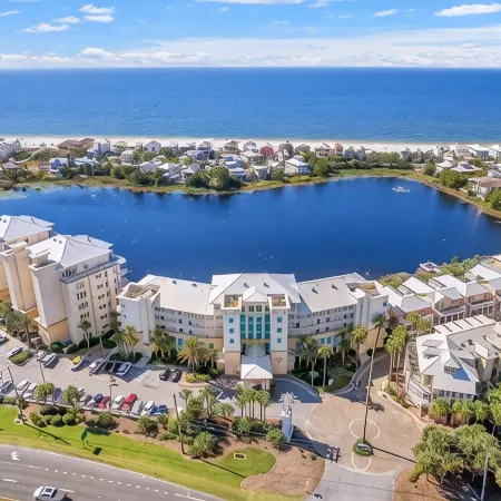 Carillon Beach Resort~ 5 min from 30A~Lakeside~Walk to Beach~Pools~Hot tubs