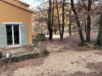 Ravissant Mas à Saignon Très Confortable, Piscine, Grand Parc, Animaux Acceptés アプトのホテル