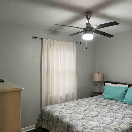 Perfect 2/1 beach duplex apartment in the heart of STA beach