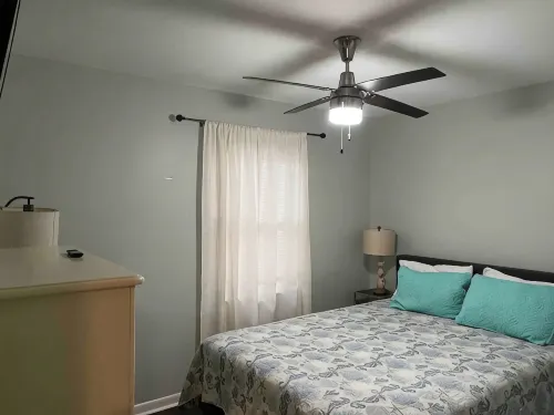 Perfect 2/1 beach duplex apartment in the heart of STA beach - Wifi
