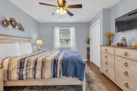 1st floor 2bd 2bath condo, just a quick 6-min drive to Broadway at Myrtle Beach