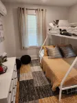 Cozy updated 2-bedroom Apt. close to shopping, restaurants, 2 miles to beaches. - Apartments