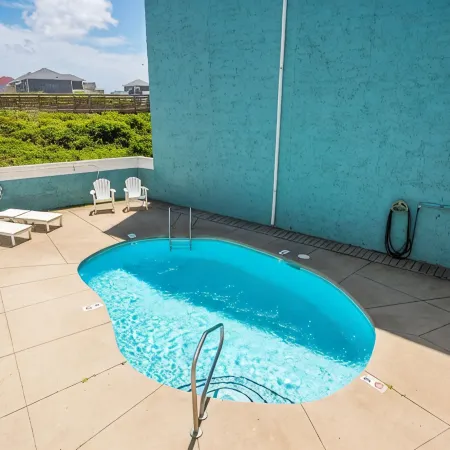 Swell Life Oceanfront Condo, Pup Friendly, Pools