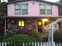 Spacious Home - 1500 ft from Beach & Circuit Ave
