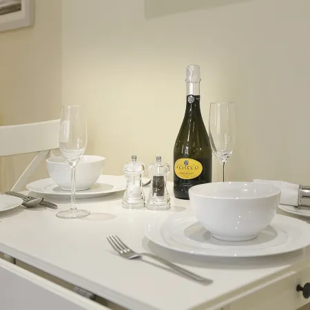 The Blyth - luxury hotel style, central apartment with fantastic sea views