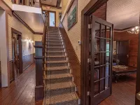 Spacious Historic Estate Home • Ideal for Families & Groups マーズ・ヒルのホテル