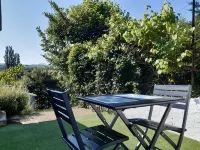 3-star gîte, green setting, close to shops, free WiFi