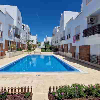 2 bedroom top floor apartment, swimming pool, Air-Con. Fitness & Recreational Facilities